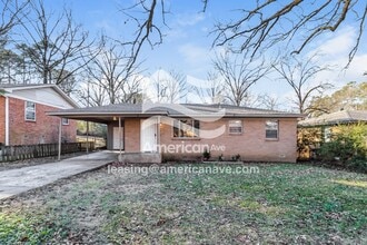 Building Photo - 11 Michael Dr