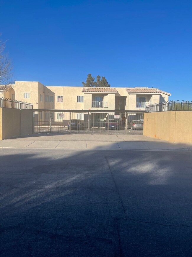 Building Photo - Parkview Apartments