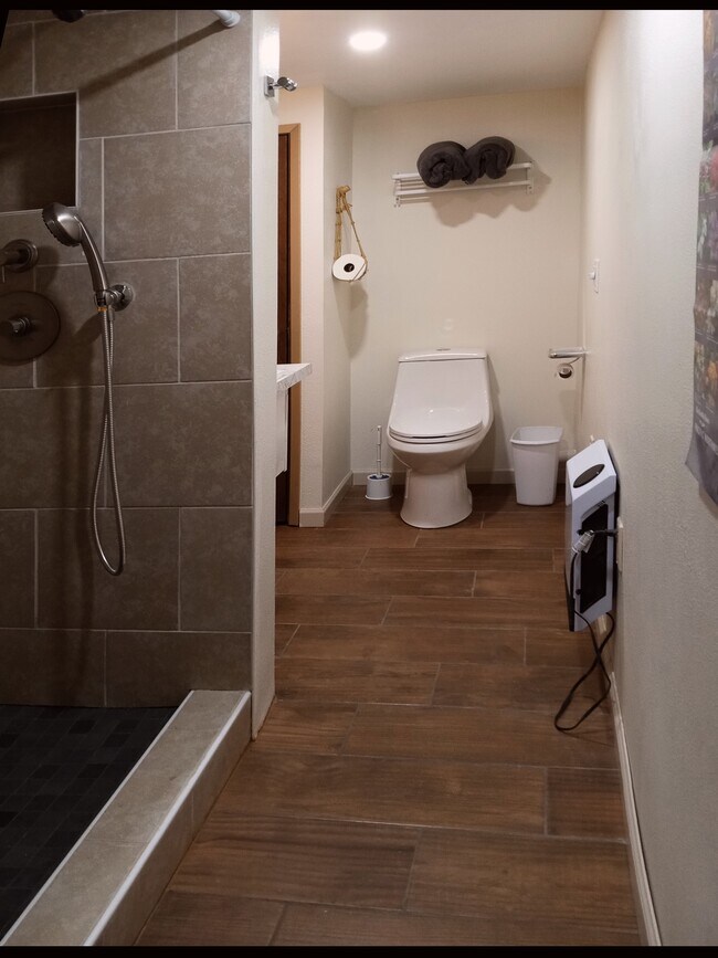 Bath entry, upgraded features. - 8008 149th St NW