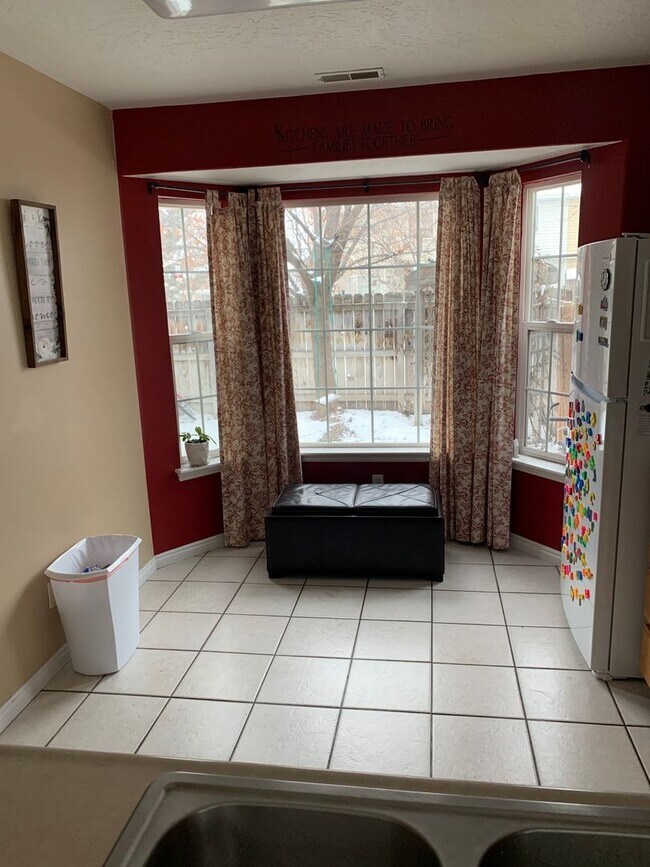 Building Photo - 3 Bedroom Townhome in Provo's Westside
