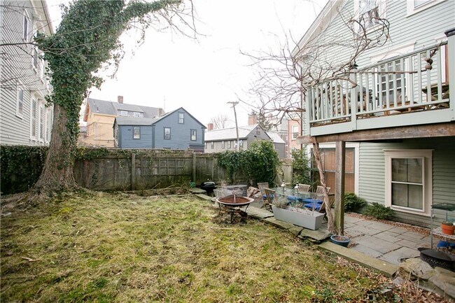 Building Photo - 94 Spring St