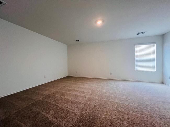 Building Photo - 604 Hillsboro Drive