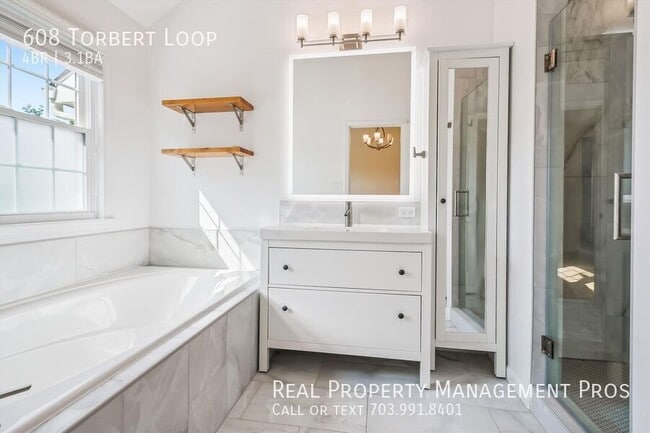 Building Photo - 608 Torbert Loop