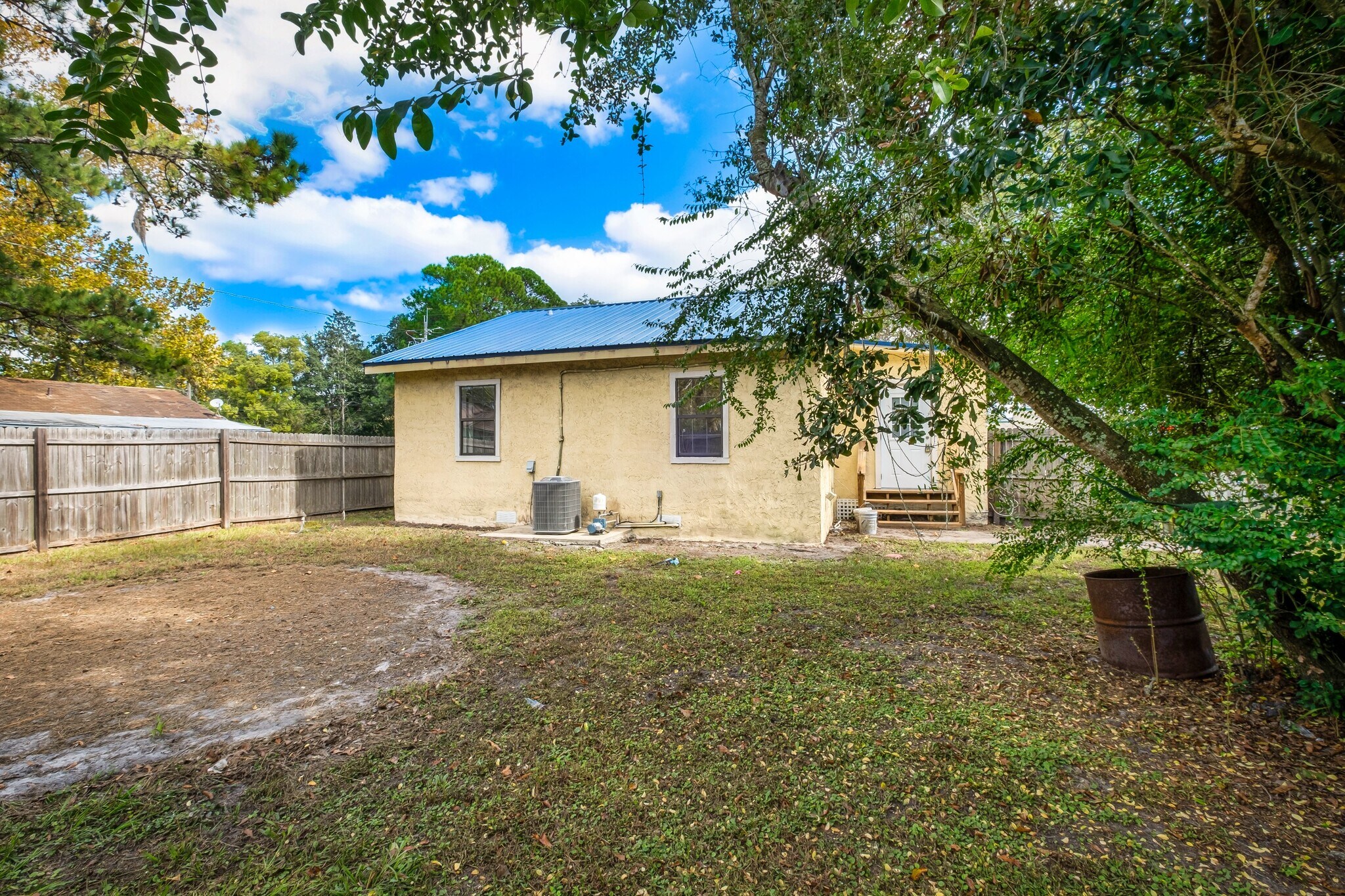 Building Photo - 12716 Gillespie Ave