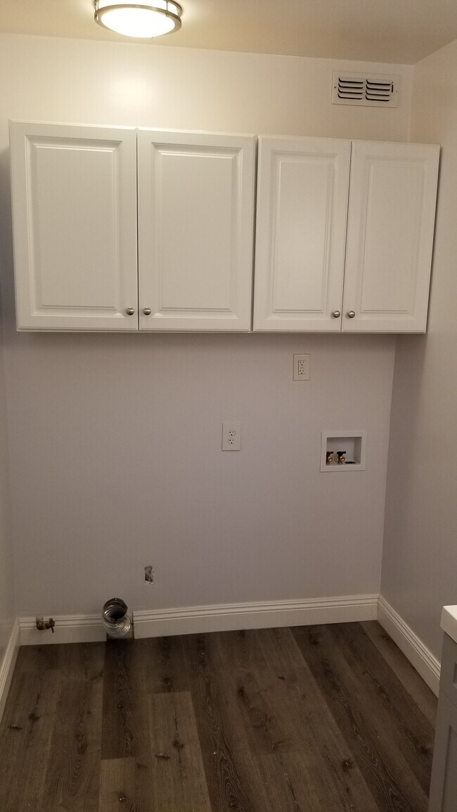 Building Photo - 1259 Taylor Ln