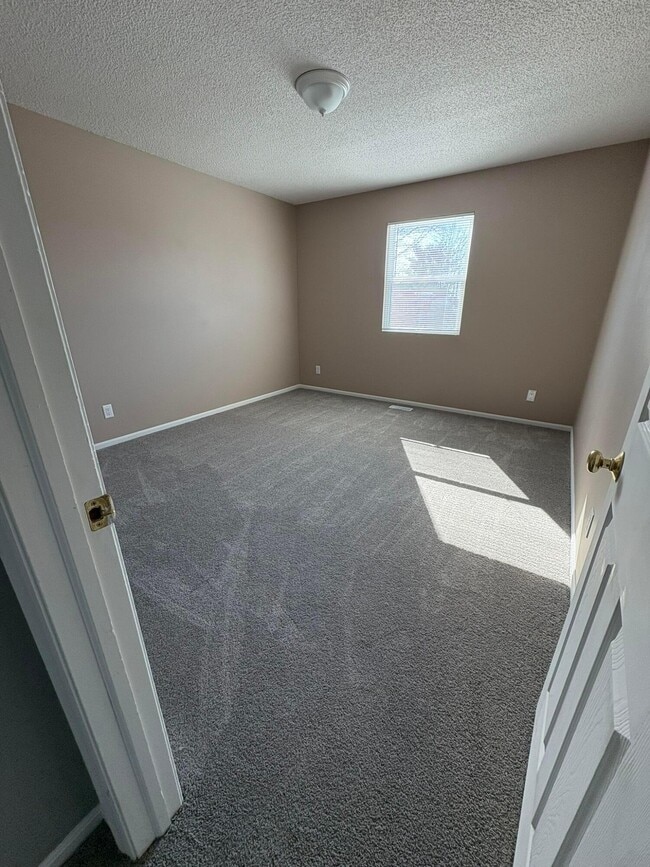 Building Photo - 2232 Pinion Pl