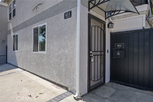 Building Photo - 411 S Kenneth Rd