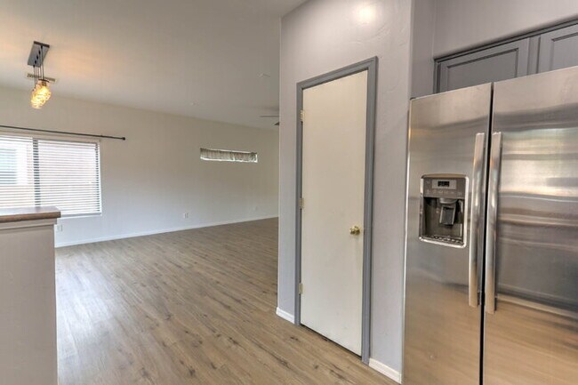 Building Photo - Rancho Sahuarita