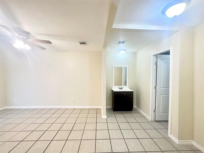 Building Photo - 5101 Purple Sage Dr