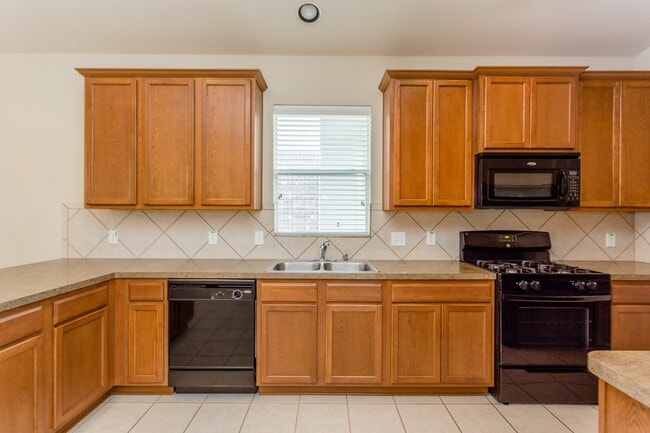 Building Photo - 14714 Salamanca Ct