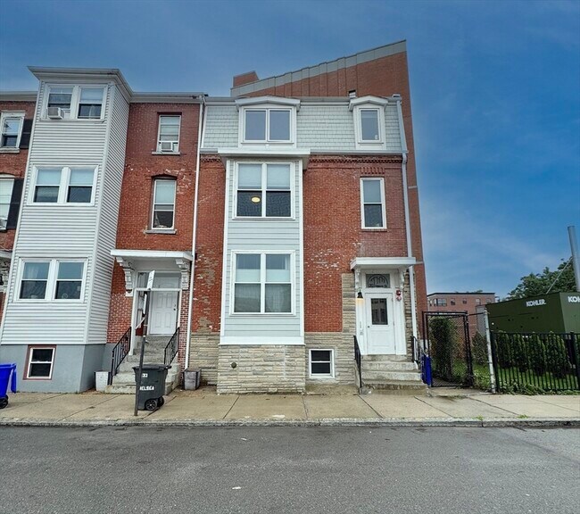 Building Photo - 90 Havre St
