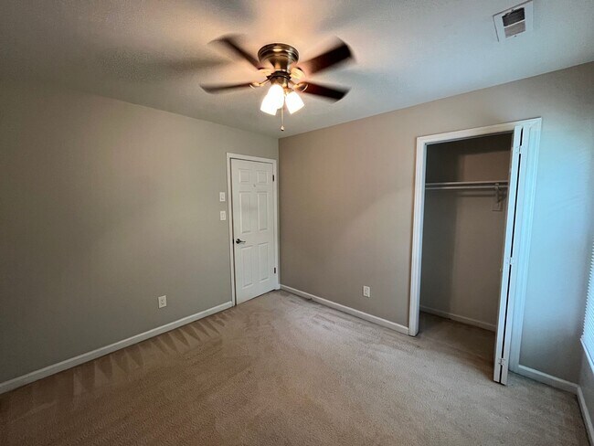 Building Photo - 7406 Ashbury Ct