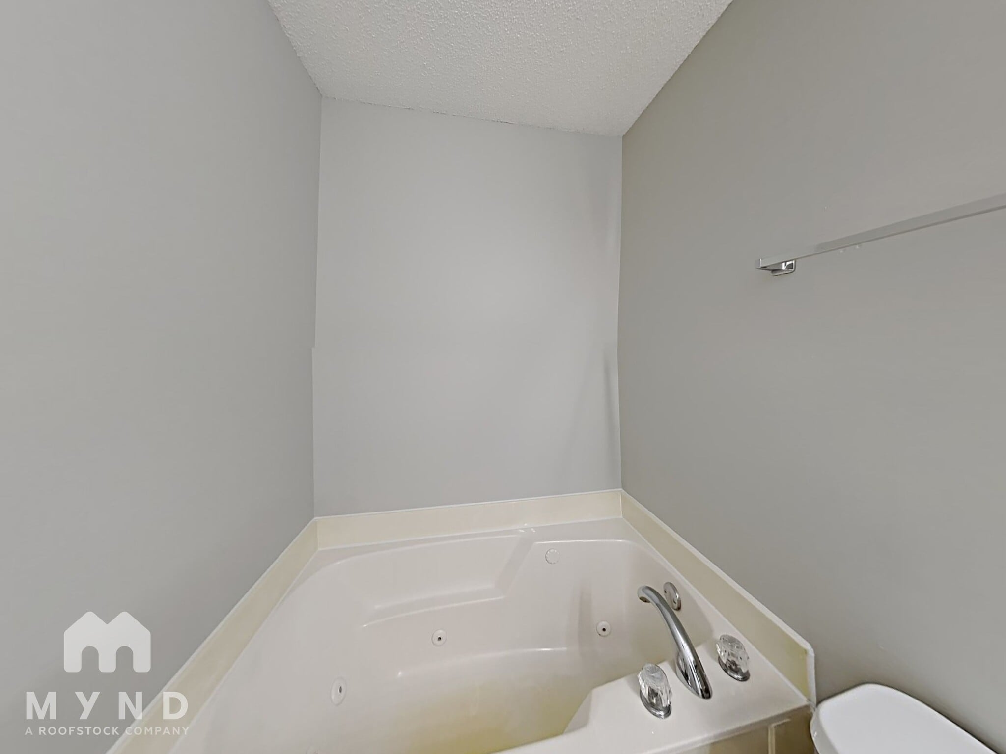 Building Photo - 7825 Sarah Ann Dr S