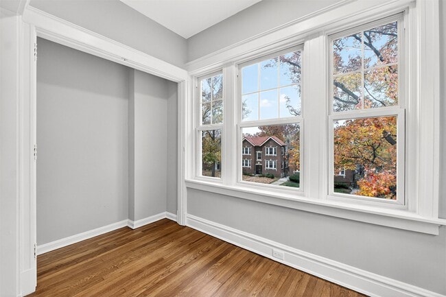 Building Photo - 6432 Alamo Ave