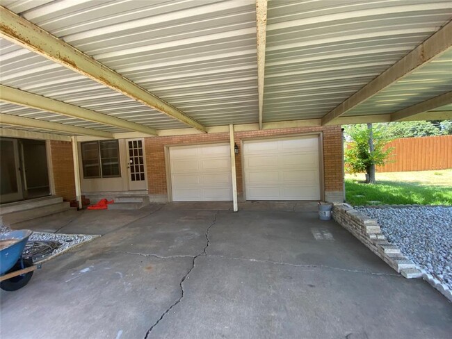 Building Photo - 1806 Robin Ln