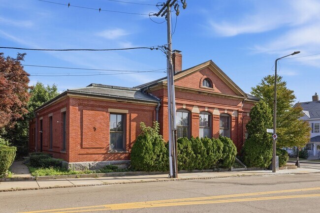 Building Photo - 1110 Washington St