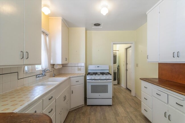 Building Photo - Charming Home in San Jose!