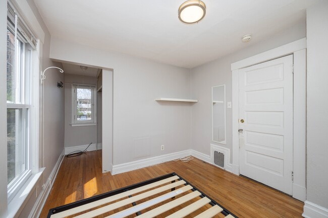 Building Photo - 1317 Forest Ct