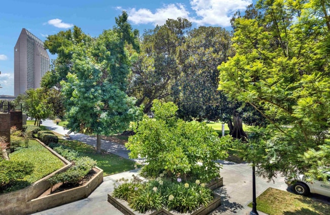 Building Photo - 750 State St