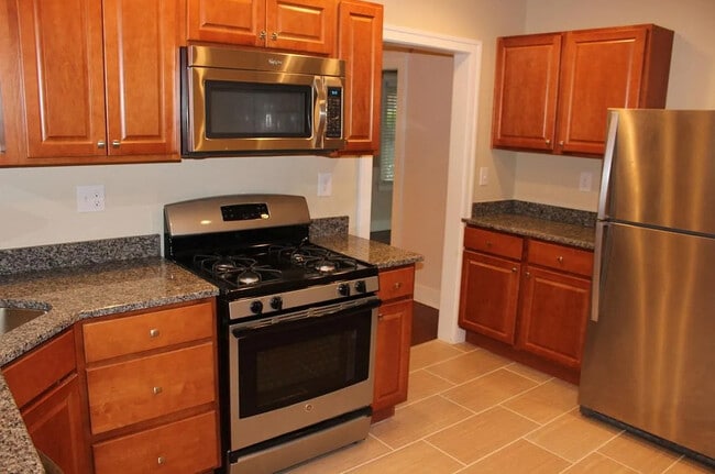 Building Photo - 5039 N College Ave