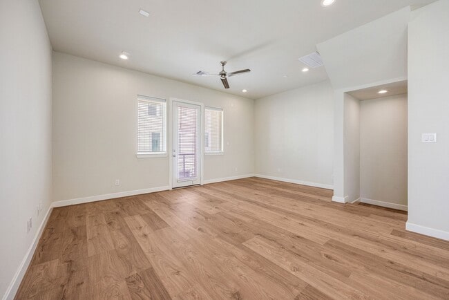 Building Photo - 6317 Brighton Oaks Ln