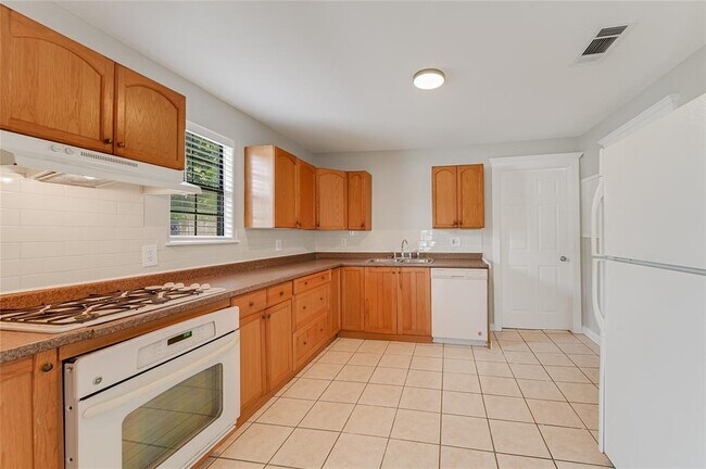 Building Photo - 1709 Clifford Ave