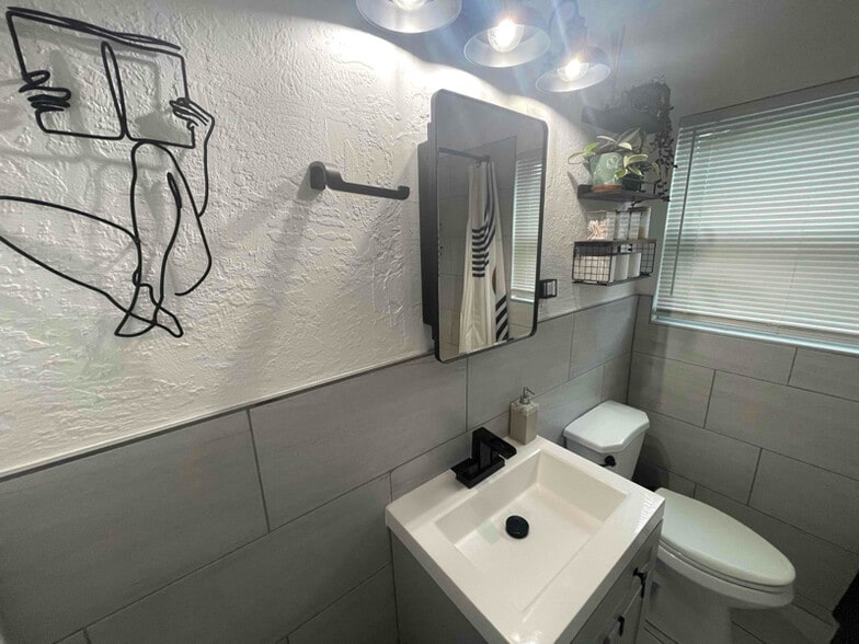 Building Photo - 1465 15th St S