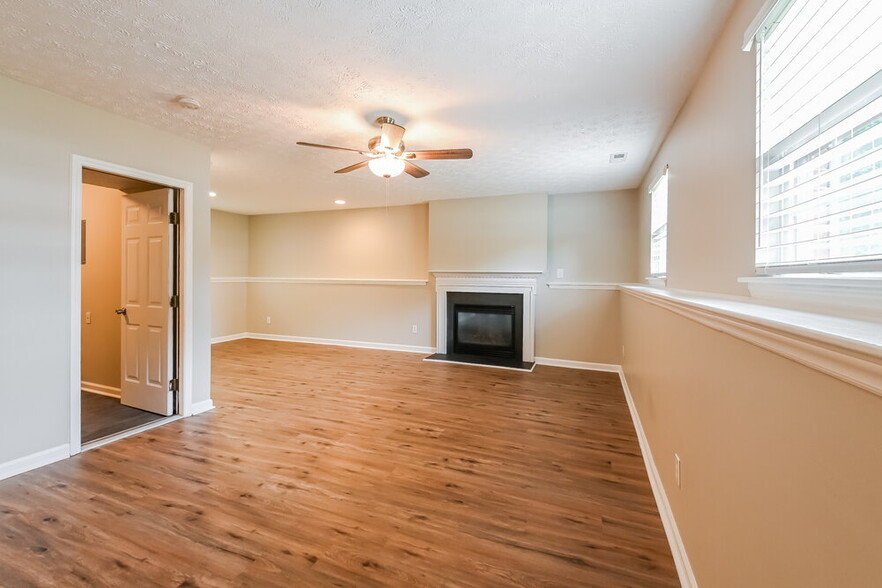 Building Photo - 3000 Basswood Dr