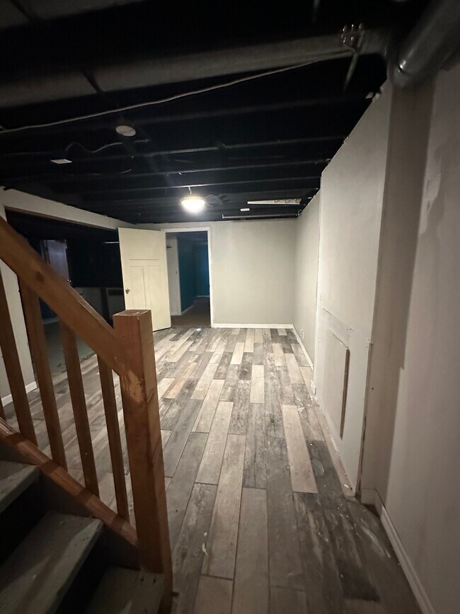 Rec /additional living area - 1444 Dodge St