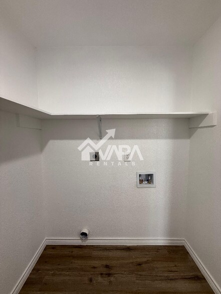 Building Photo - 8659 Serena