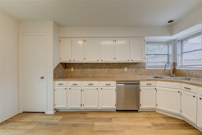 Building Photo - 18418 Arbormont Dr