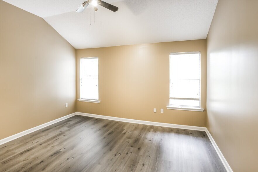 Building Photo - 4941 Wemberley Dr