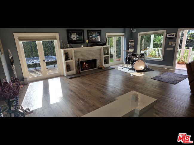 Building Photo - 4744 Haskell Ave