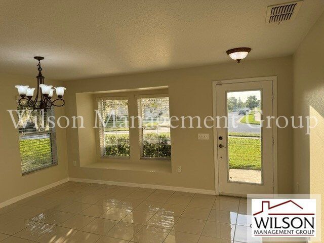 Building Photo - 413 Country Cottage Ln