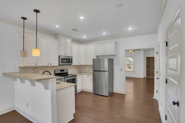 Building Photo - Rosemary Gate Townhome For Rent