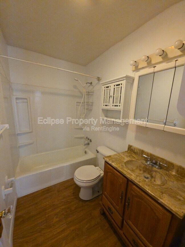 Building Photo - 503 Brown Ave