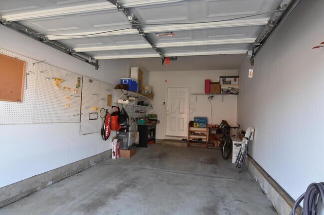 Building Photo - 674 Spring Valley Dr