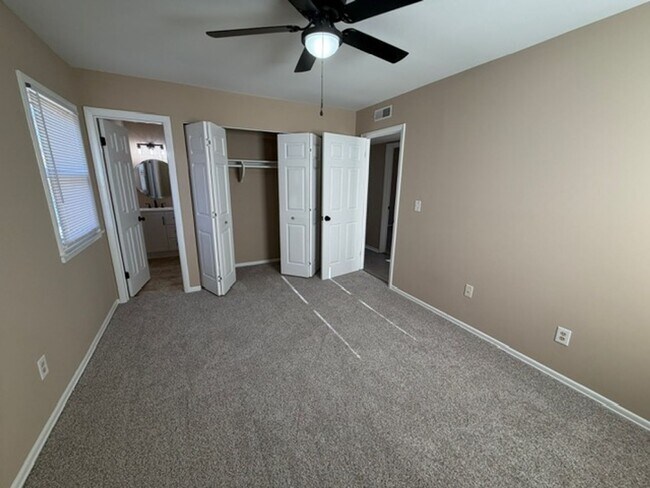 Building Photo - Burlington