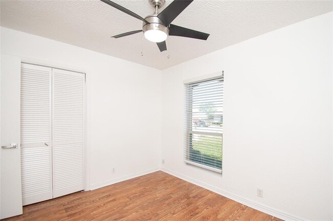 Building Photo - 501 Greenway Dr