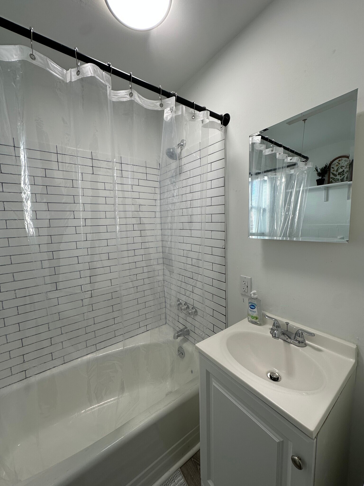 Building Photo - 176 Pearl St