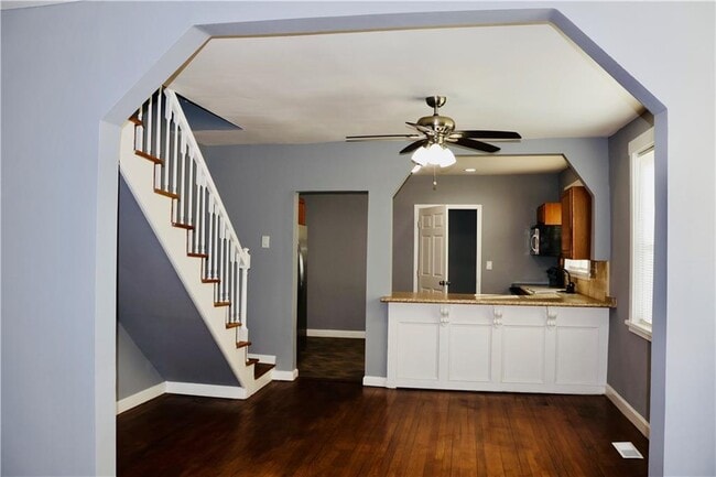 Building Photo - 1526 Childress Dr SW