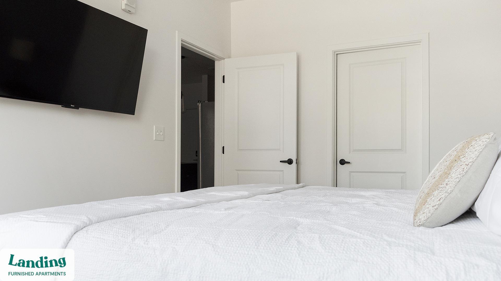 Building Photo - 650 N Main St