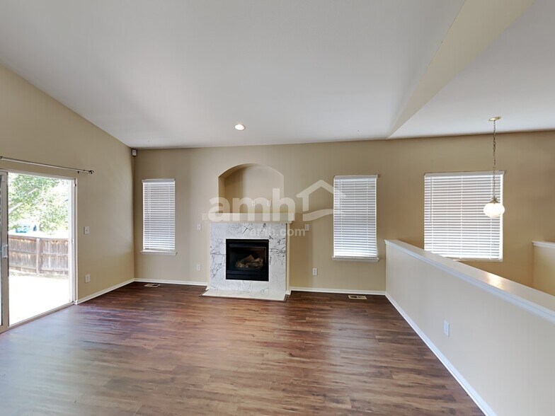 Building Photo - 9835 Kenton Cir