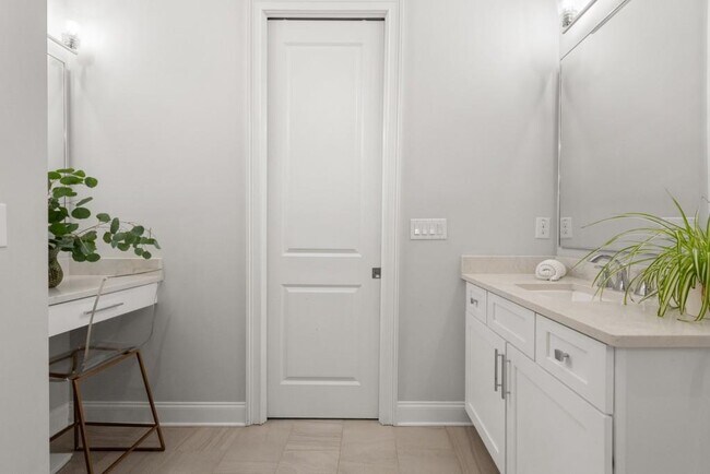 Building Photo - 2045 Bellrick Rd NW