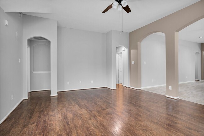 Building Photo - 28234 Sweet Oak Ln
