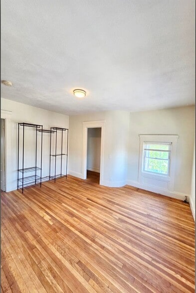 Building Photo - 123 Elmwood Ave