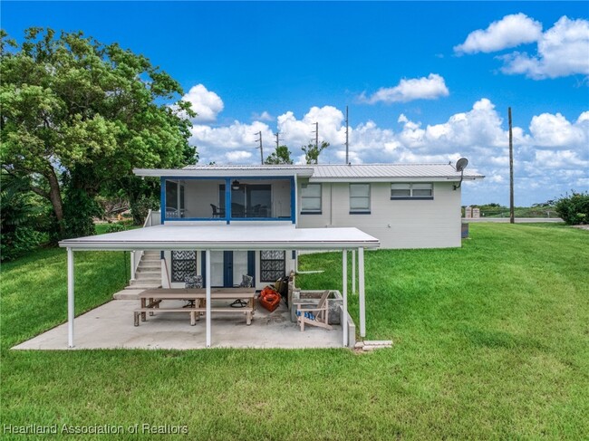 Building Photo - 403 Lake Lotela Dr