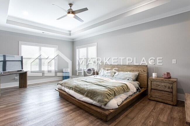 Building Photo - 3594 Parkhaven Pl