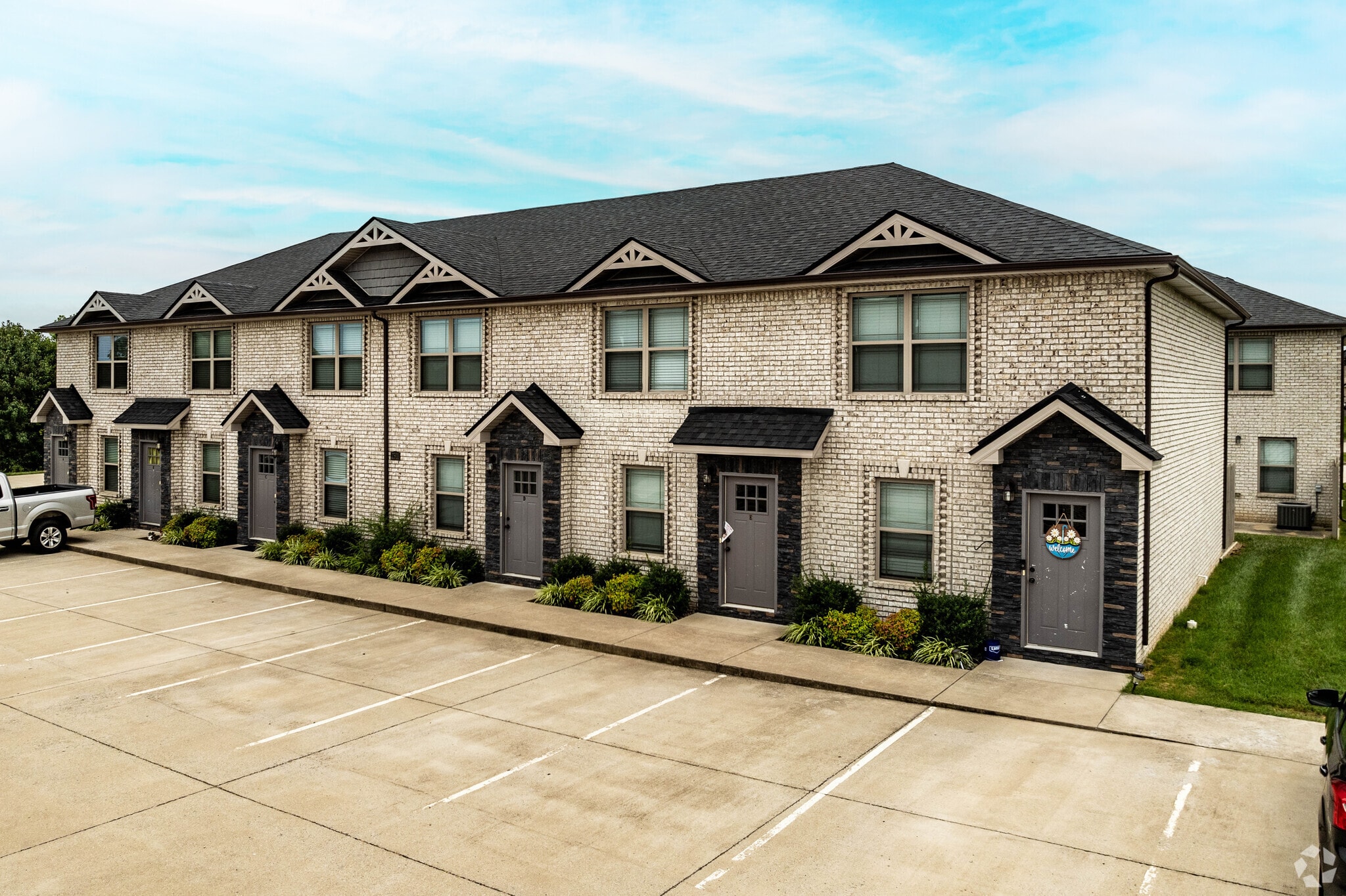 Building Photo - Rossview Villages
