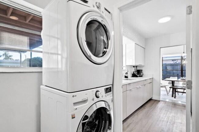 Building Photo - 6540 Park St